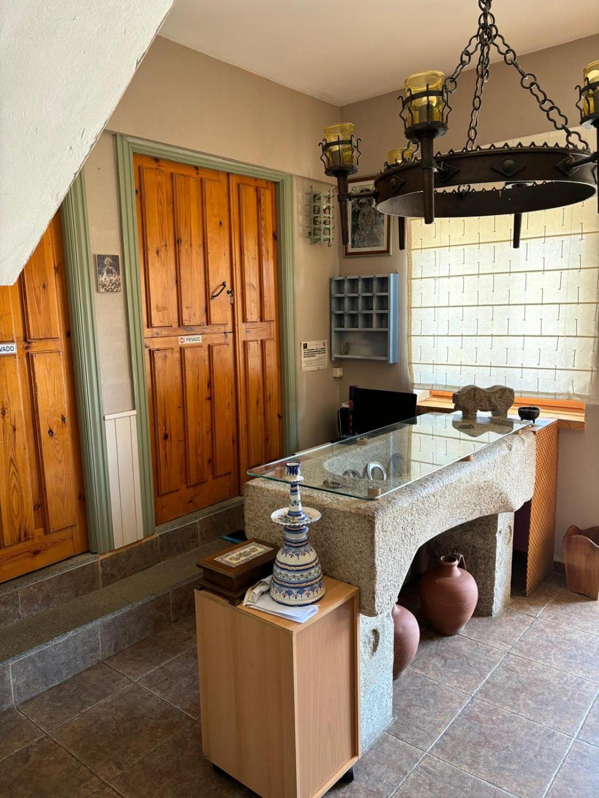 Altogredos Hotel Rural Y Apartamentos Turisticos Ойос-дель-Эспино Экстерьер фото