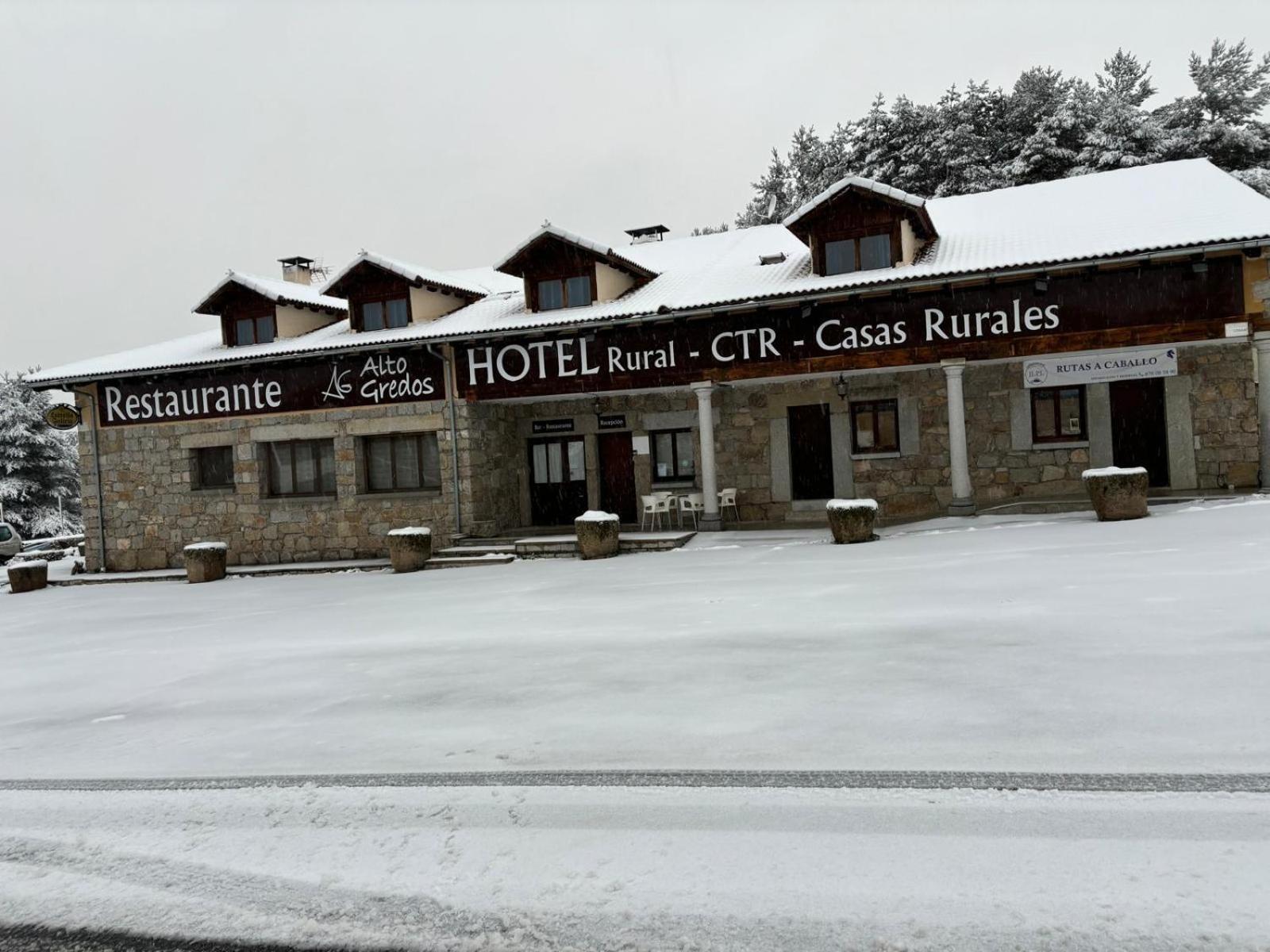 Altogredos Hotel Rural Y Apartamentos Turisticos Ойос-дель-Эспино Экстерьер фото