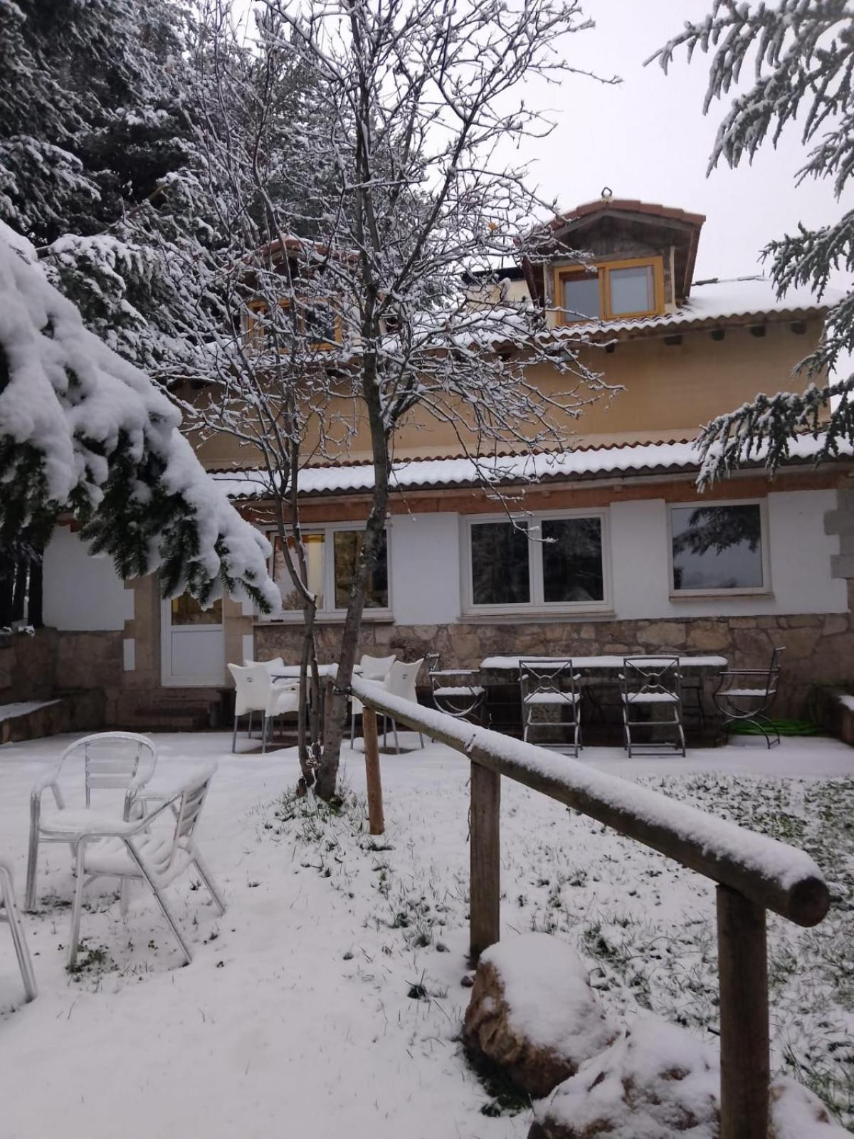 Altogredos Hotel Rural Y Apartamentos Turisticos Ойос-дель-Эспино Экстерьер фото
