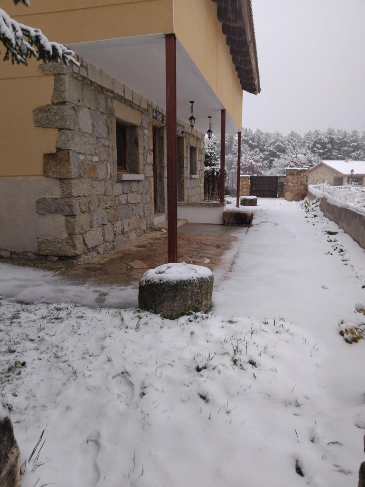 Altogredos Hotel Rural Y Apartamentos Turisticos Ойос-дель-Эспино Экстерьер фото